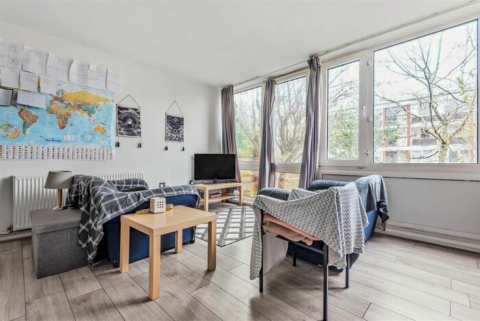 4 Bedroom Flat To Rent In Sherfield Gardens, London, SW15