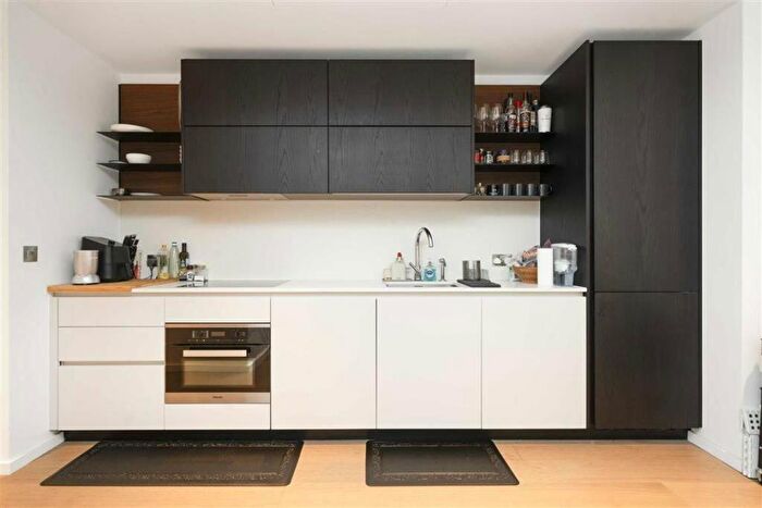 2 Bedroom Flat For Sale In Long Street, Shoreditch, E2