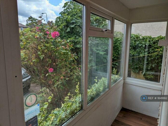 3 Bedroom Semi-Detached House To Rent In Crown Road, Ilford, IG6