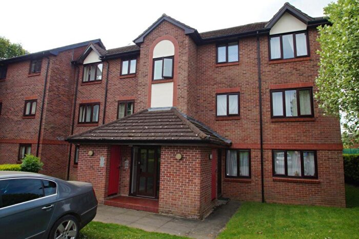 1 Bedroom Flat To Rent In Littlebrook Avenue, Burnham, SL2