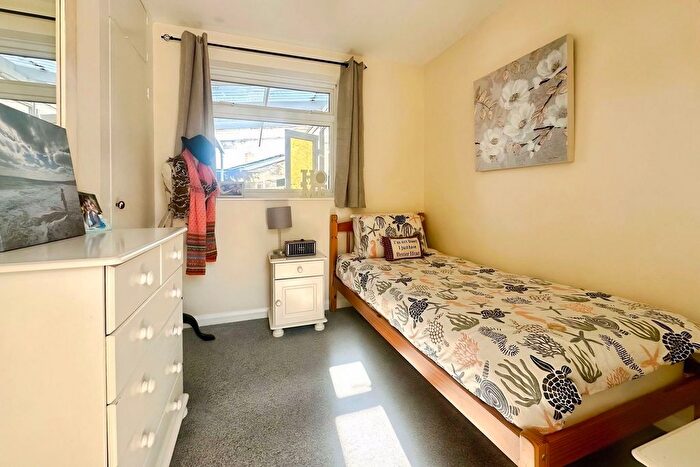 4 Bedroom Detached House For Sale In The Close, Holbury, Southampton, SO45