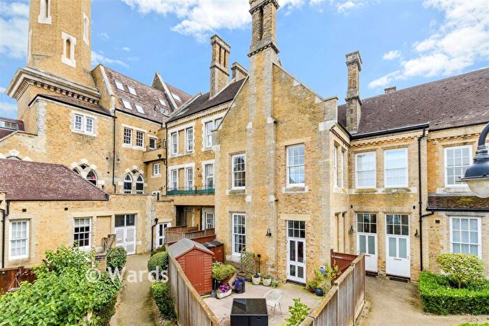 2 Bedroom Terraced House For Sale In Chapel Drive, Dartford, Kent, DA2