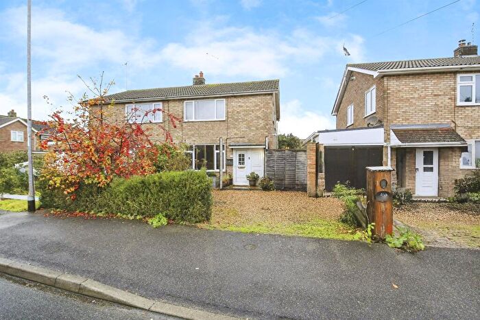 3 Bedroom Semi-Detached House For Sale In Beech Road, Glinton, Peterborough, PE6