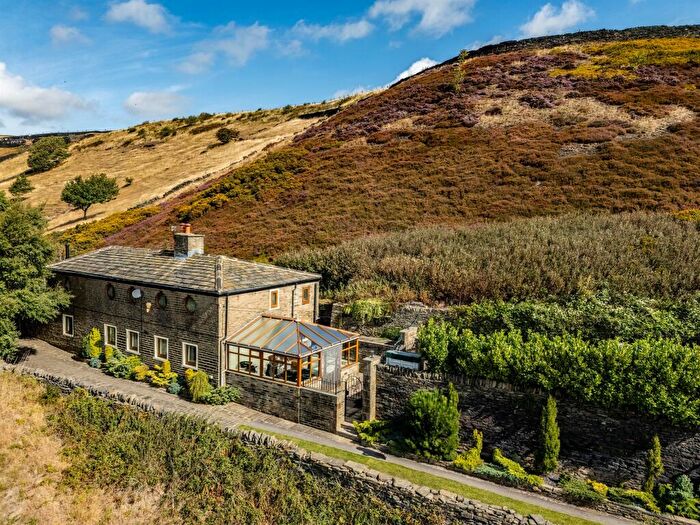 4 Bedroom Detached House For Sale In Pule Hill, Boothtown, Halifax, HX3