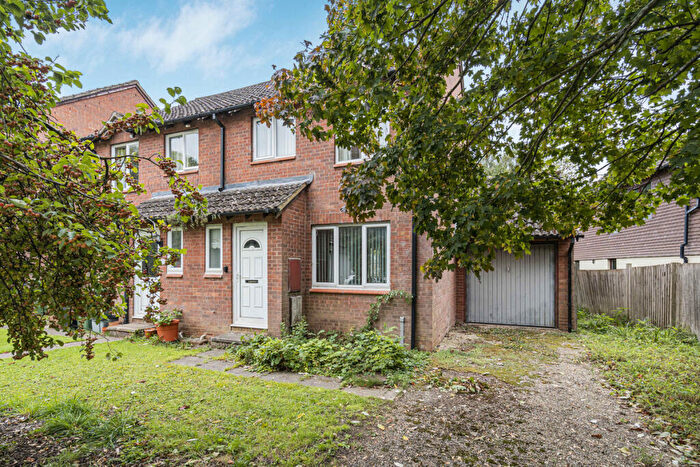 3 Bedroom Semi-Detached House For Sale In Orchard Road, Oxford, OX2