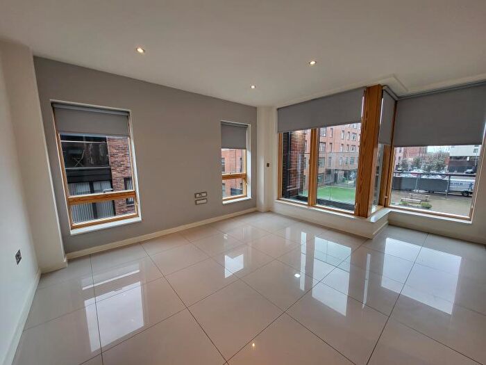 2 Bedroom Apartment To Rent In Apt . :: Ice Plant, M4