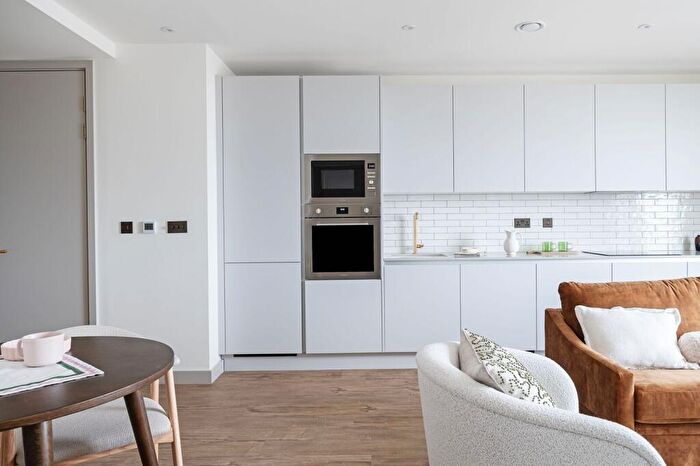 1 Bedroom Flat To Rent In Selbourne Road, Walthamstow, E17