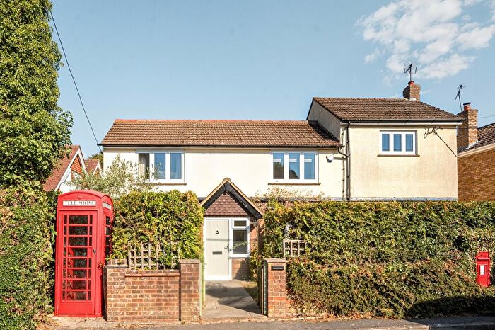 4 Bedroom Link Detached House For Sale In Ballinger, Great Missenden, HP16