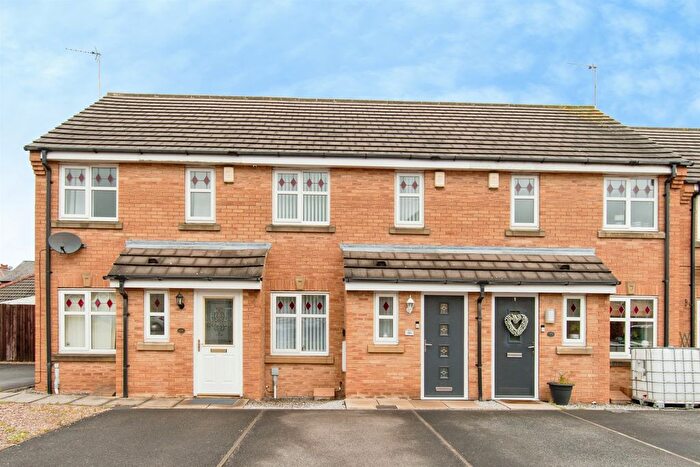 2 Bedroom Terraced House For Sale In Hoctun Close, Castleford, WF10