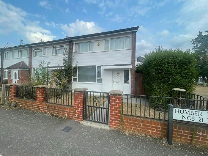 3 Bedroom End Of Terrace House To Rent In Humber Way, Slough, SL3