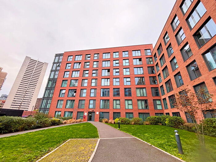 2 Bedroom Flat To Rent In Axium, Windmill Street, Birmingham, West Midlands, B1