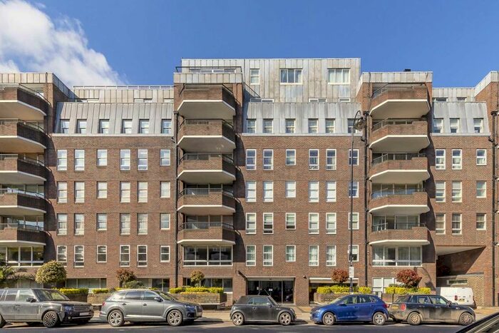 2 Bedroom Flat To Rent In Cheyne Walk, London, SW3