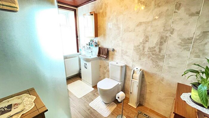 3 Bedroom Terraced House For Sale In Avalanche Road, Portland, Dorset, DT5