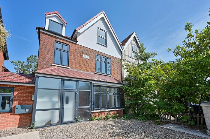 2 Bedroom Flat For Sale In Kenton Road, Harrow, HA1