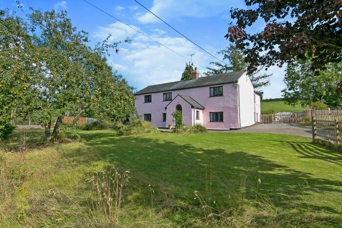 4 Bedroom Detached House For Sale In Graigfechan, Rhuthun, Graigfechan, Ruthin, LL15