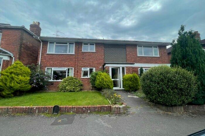 2 Bedroom Maisonette To Rent In Ash Tree Road, Southampton, SO18