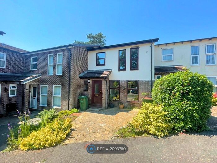 3 Bedroom Terraced House To Rent In Cleveland Drive, Fareham, PO14