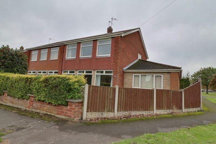 3 Bedroom Semi-Detached House To Rent In Eton Drive, Bottesford, Scunthorpe DN17