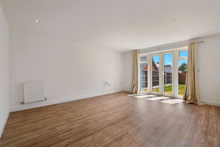 4 Bedroom Semi-Detached House To Rent In Rossway Drive, Bushey, WD23