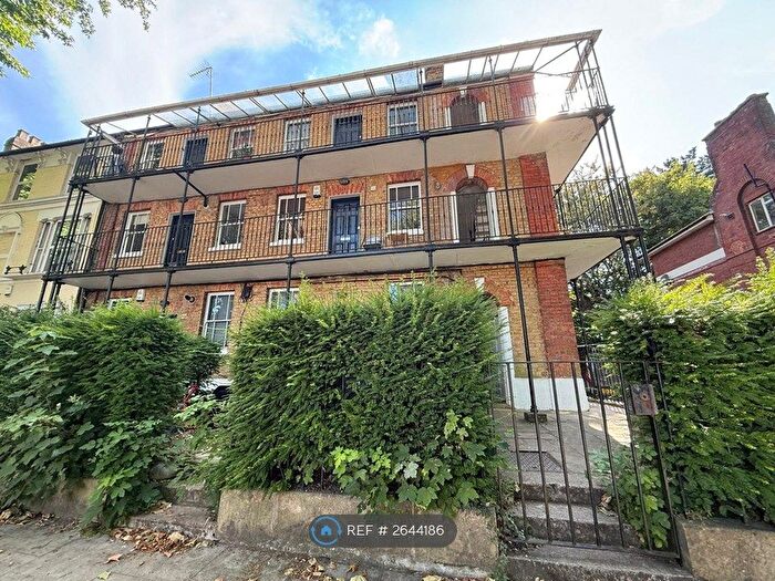2 Bedroom Flat To Rent In North Hill, London, N6