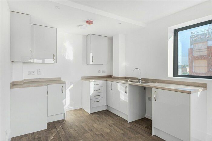 2 Bedroom Flat To Rent In London Road, Thornton Heath, CR7