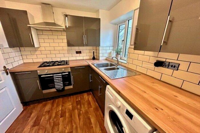 2 Bedroom Flat To Rent In Sedgefield Road, Chester, CH1