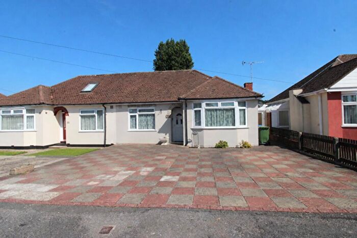 2 Bedroom Bungalow For Sale In Holmefield Avenue, Fareham, Hampshire, PO14