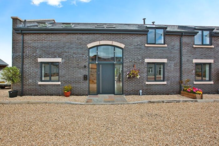 4 Bedroom End Of Terrace House For Sale In Watts Quarry Lane, Somerton, TA11