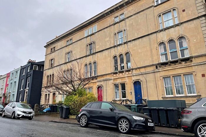 3 Bedroom Maisonette To Rent In Upper Belgrave Road - Clifton, BS8