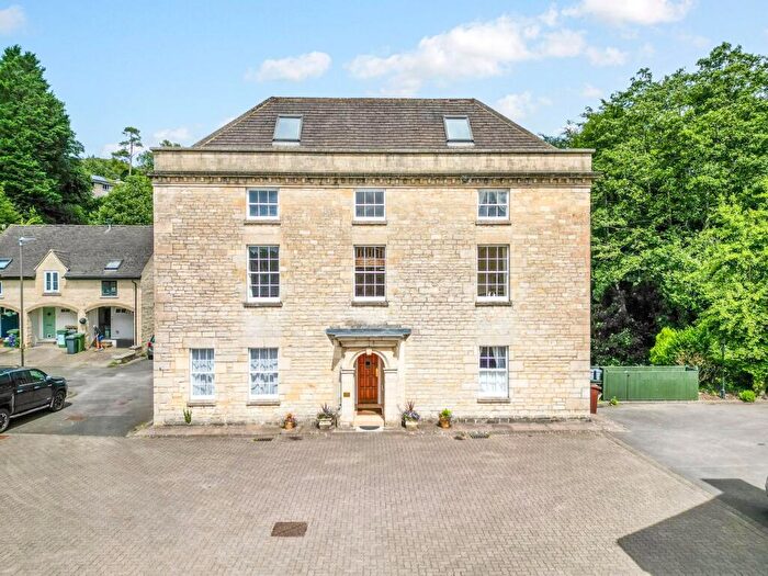 2 Bedroom Apartment For Sale In Belvedere Mews, Chalford, Stroud, GL6