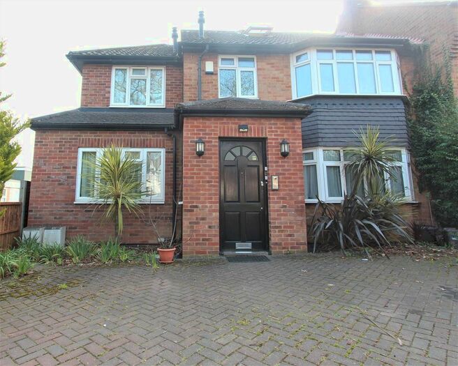 1 Bedroom Flat To Rent In Brunswick Park Road, New Southgate, N11