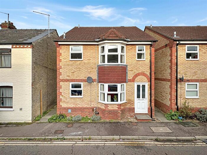 2 Bedroom House To Rent In Argyle Street, Cambridge, CB1