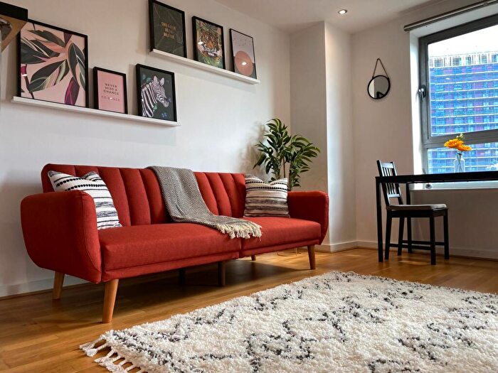 1 Bedroom Apartment To Rent In Gotts Road, Leeds, LS12