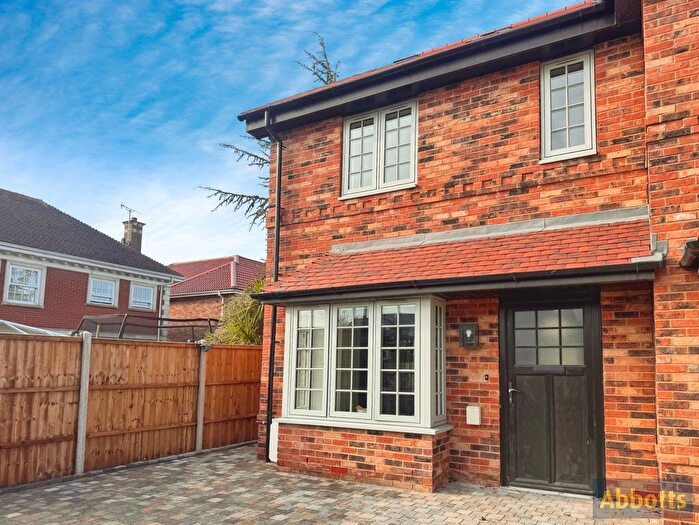 3 Bedroom Property To Rent In High Road, Benfleet, SS7