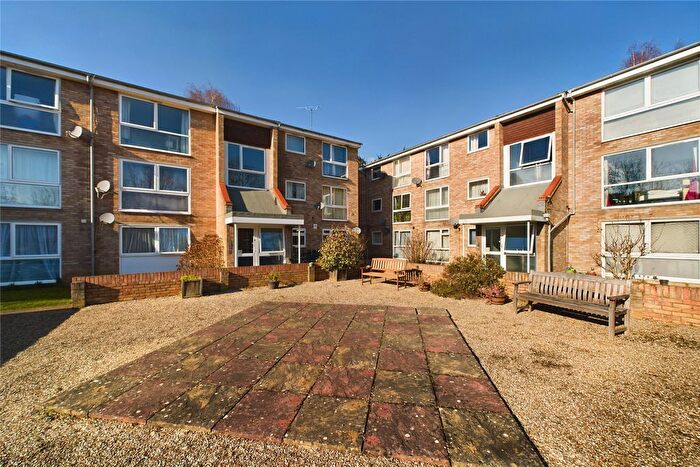 1 Bedroom Flat For Sale In Southcote Road, Reading, Berkshire, RG30