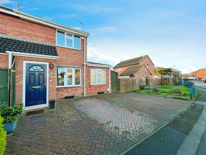 2 Bedroom Semi-Detached House For Sale In Warren Drive, Leicester, Leicestershire, LE4