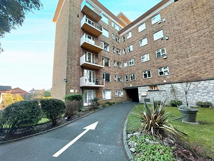2 Bedroom Flat To Rent In The Avenue, Poole, BH13