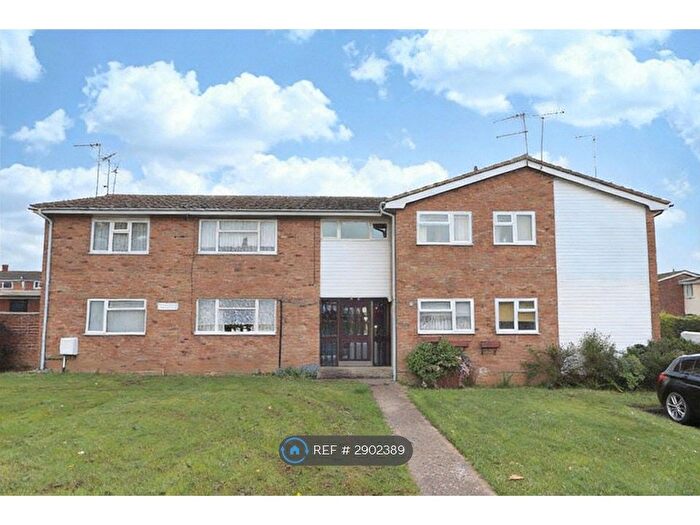 2 Bedroom Flat To Rent In Galleywood, Chelmsford, CM2