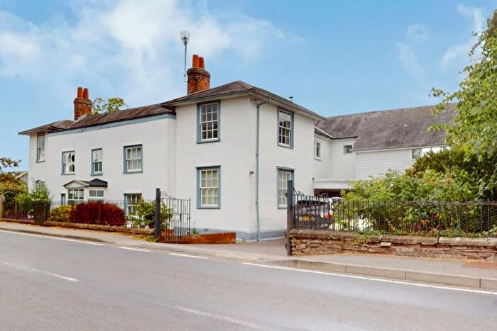 5 Bedroom Detached House For Sale In Chelmsford Road, Chelmsford, CM3