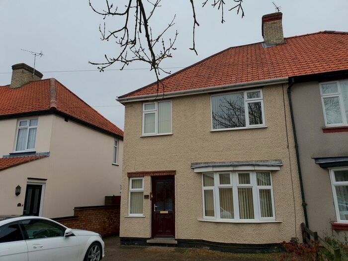 3 Bedroom Semi-Detached House To Rent In Kings Hedges Road, Cambridge, CB4