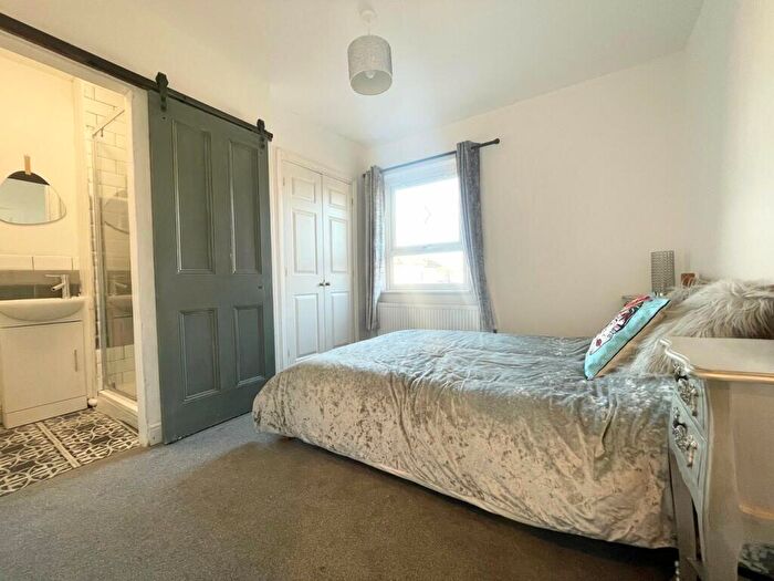 3 Bedroom Cottage For Sale In Havelock Road, Biggleswade, SG18