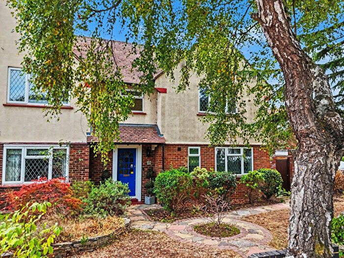 5 Bedroom Semi Detached House For Sale In Burwood Road, Hersham, KT12