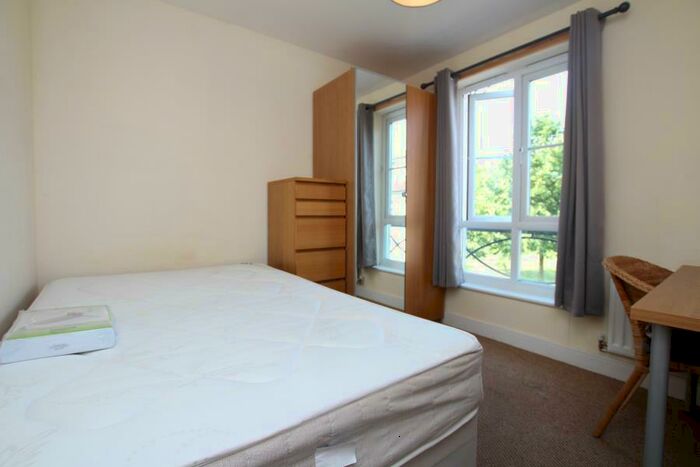 6 Bedroom Town House To Rent In Eastfields Road - Stoke Gifford, BS16