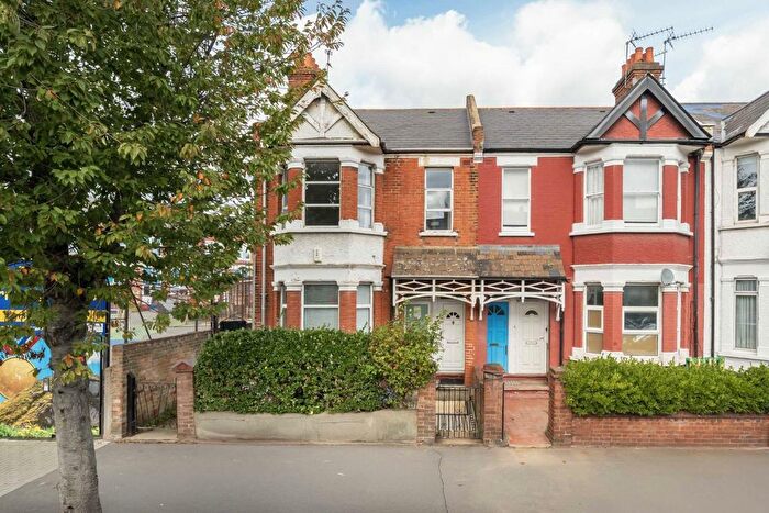 3 Bedroom Flat For Sale In Palermo Road, Kensal Rise, NW10