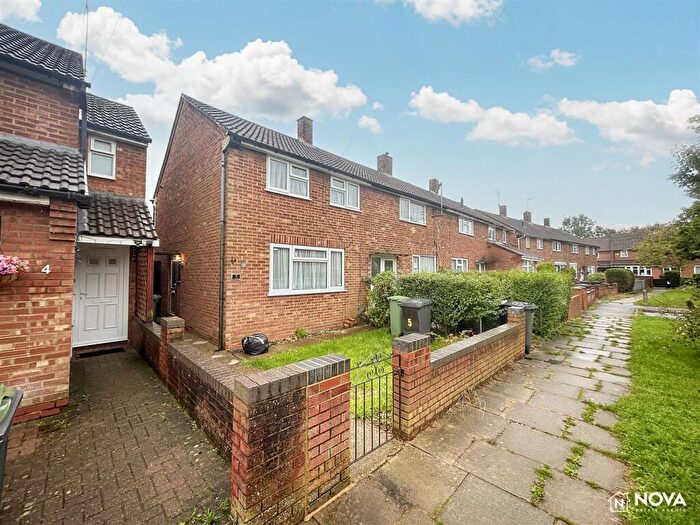 2 Bedroom House To Rent In Briar Close, Luton, LU2