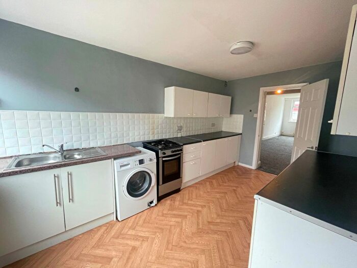 2 Bedroom Flat To Rent In Brookside Crescent, Newcastle Upon Tyne, NE5