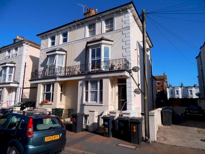 2 Bedroom Flat To Rent In Pevensey Road, Eastbourne, BN21
