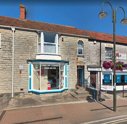 1 Bedroom Property To Rent In High Street, Street, BA16