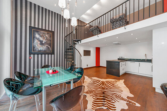 2 Bedroom Apartment To Rent In Vicentia Court, Bridges Wharf, SW11