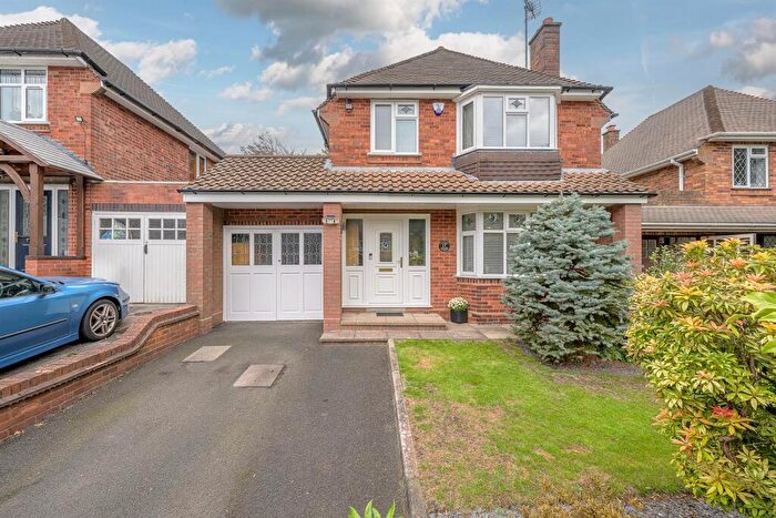 3 Bedroom Detached House For Sale In Elizabeth Grove, Dudley, DY2